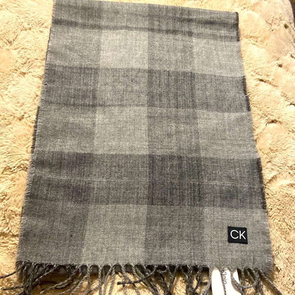 13” x 80” gray checkered Calvin Klein New with Tags